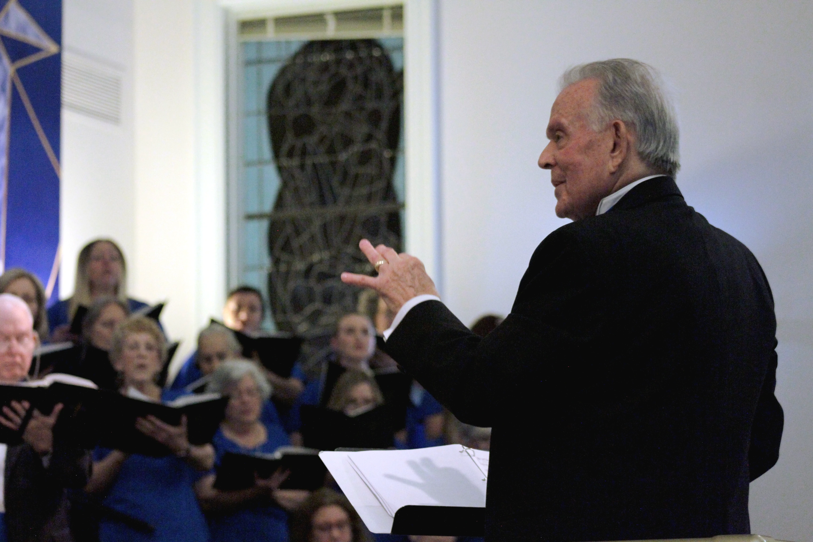 John Maerhofer conducting the chorale